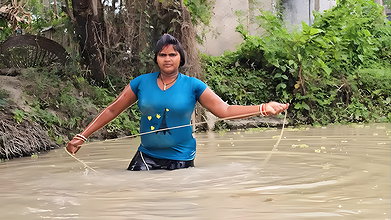 Amazing Village Women incredible Big Carp Fish hun