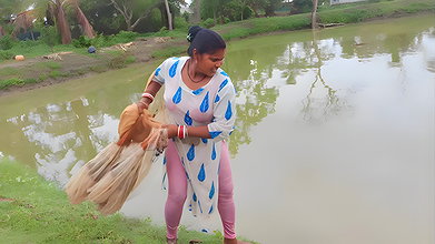 Amazing village women net fishing   Big Piranha fi
