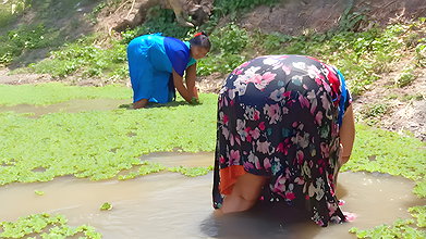 Village women fishing video   Amazing Mouni fishin
