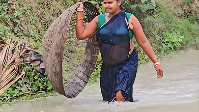 x   Village Women New Net fishing video 2
