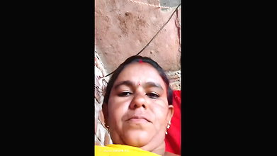 Mature village bhabhi making video for lover