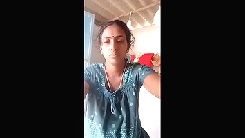 Sexy village telugu bhabhi making pissing video