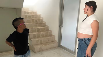 I Fuck a Rich Pregnant Real Estate Girl for House Rent My Desi