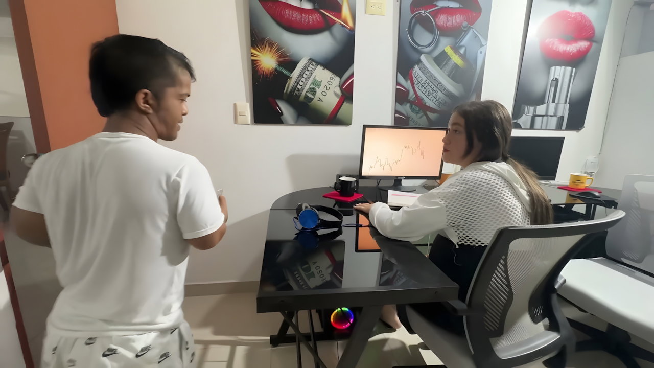 I see my pregnant stepsister stressed about her work and I massage her until she gets horny, I end up putting my hard cock in her