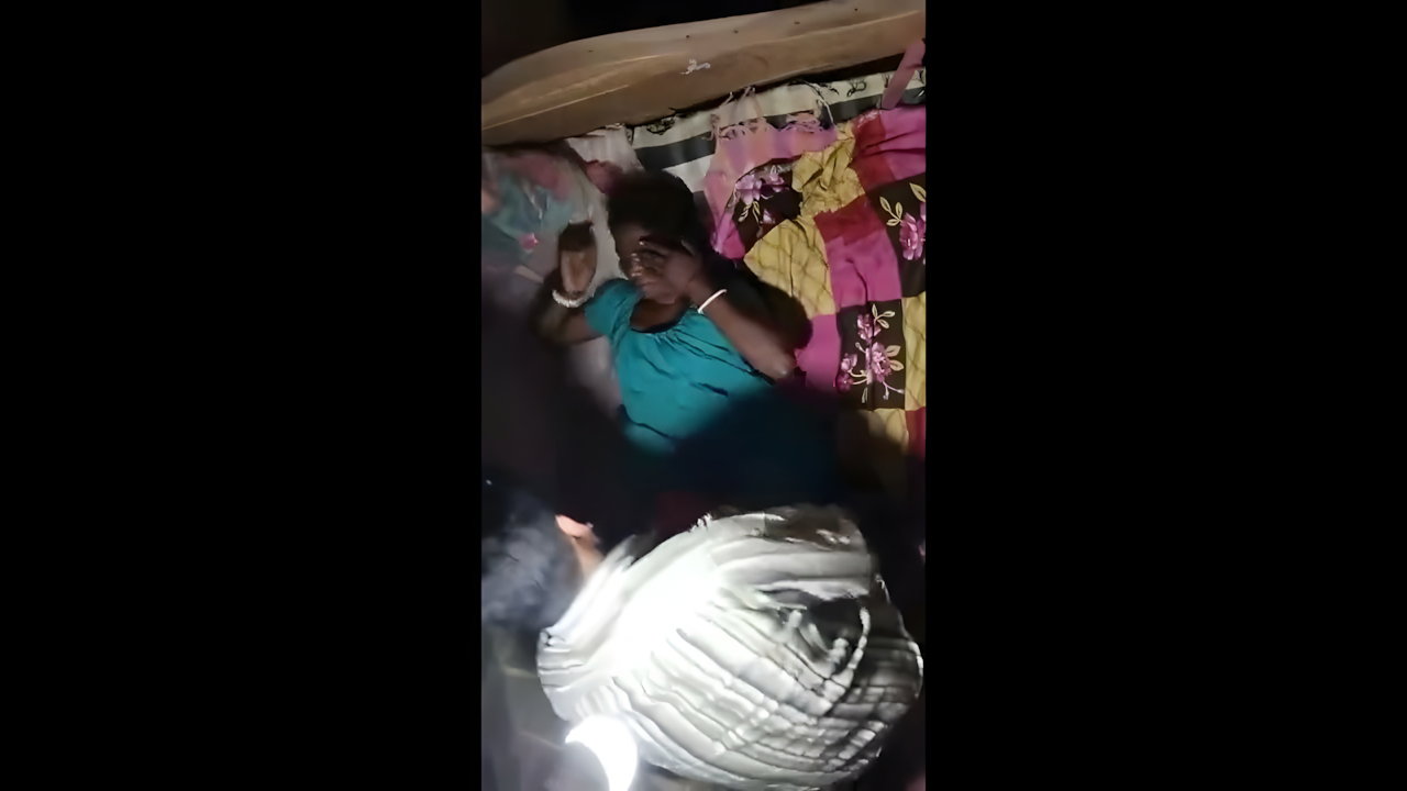 Village bhabhi midnight very hard fucking by hubby