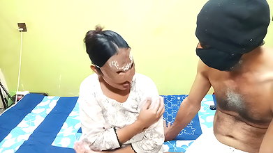 Indian Desi Ghashti Lun leny k leay betab hai