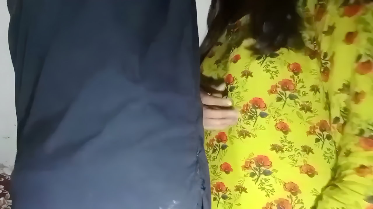 Indian Chubby Wife Fucked by Driver in XXX MMS