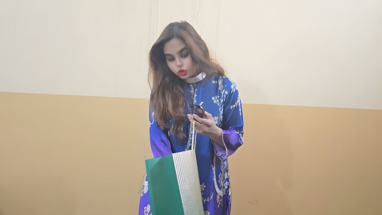 My Desi Girlfriend Returns After Long Time – Clear Hindi MMS