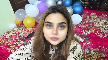 Pakistani Beautiful Viral Girl Having Fun with Boyfriend in XXX MMS