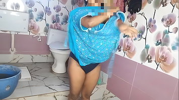 Desi Bengali Bhabhi Fucked in Bathroom
