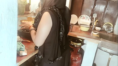 Hard Ass Fucking of Muslim Bhabhi While Cooking Real Hindi Audio