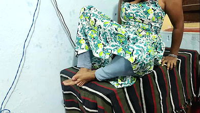 Step Sister Share Bed with Stepbrother at Home End up with Anal Sex