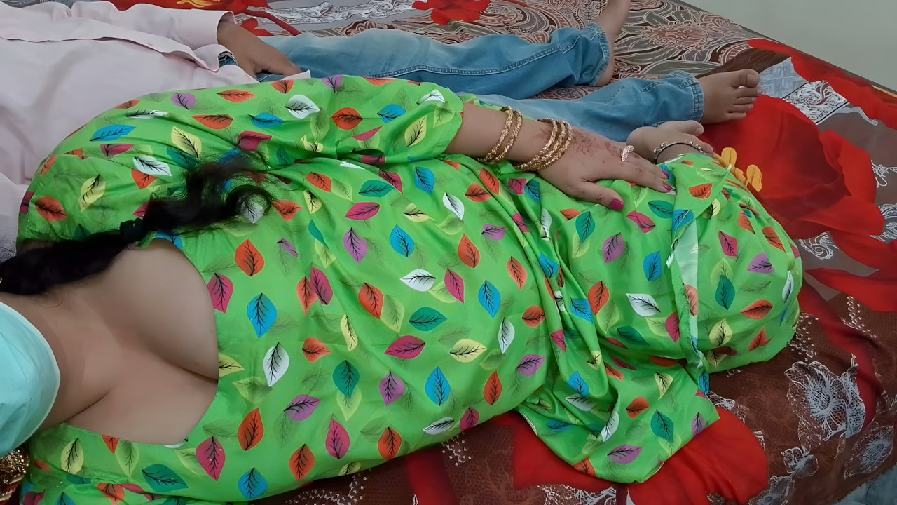 Step Stepmom Was Upset, Step Stepson Found Out – Indian Step Stepmom and Step Stepson Share Single Bed
