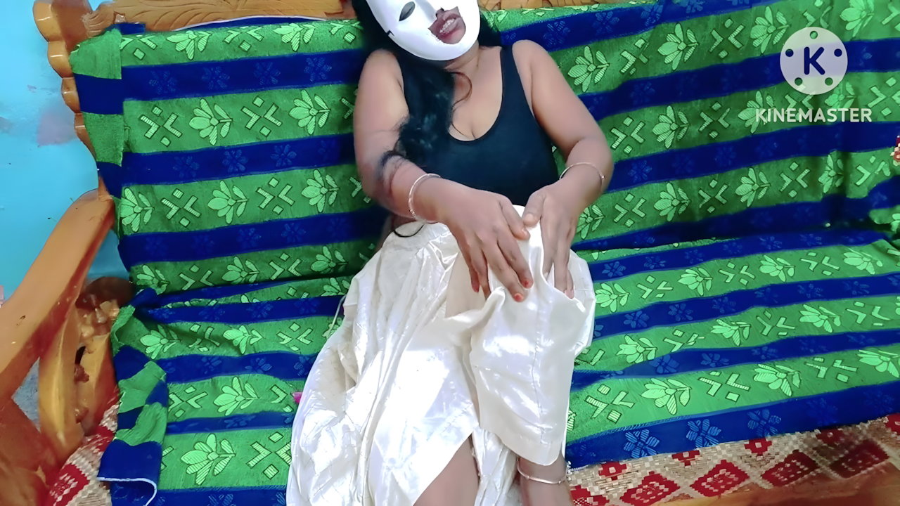 Tamil Teen Horny Girl Solo Masturbating with Wooden Roller Stick – Tamil Dirty Talk with Loud Moaning