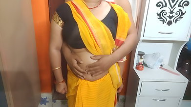 Indian Cute Bhabhi Having Romance