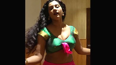 Etv Anchor Vishnu Priya Super Hot Jumping Big Milk Tanker Boobs & Cleavage Exposure