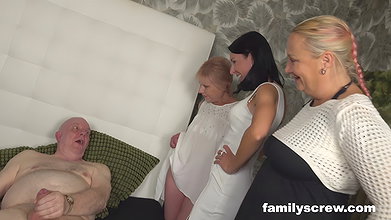 Bianca M, Linda Caprice & Josefina Lido – 70 Year old Lee fucks us hard