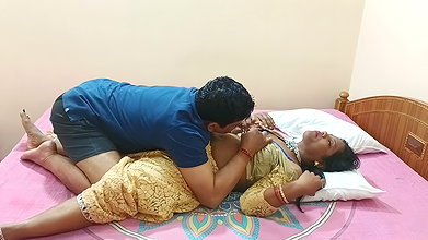 Indian Sexy Married Bhabhi Romantic Blowjob and Hot Sex in Saree Fucking Video