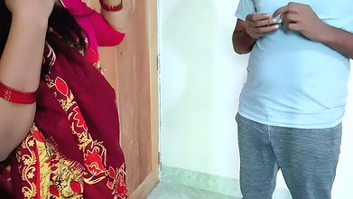 Cheating boss wife take employee dick behind the door..Desi bhabhi fuck xxx