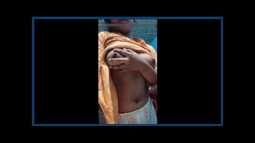 Cute Desi Girl Shows Boobs