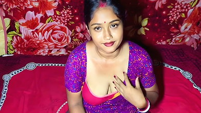 Indian Desi Bhabhi Cleaning Her Private Part Hair