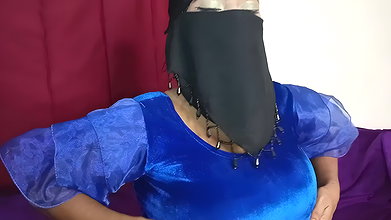 When Desi Aunty is alone, her friend’s cock enters her pussy