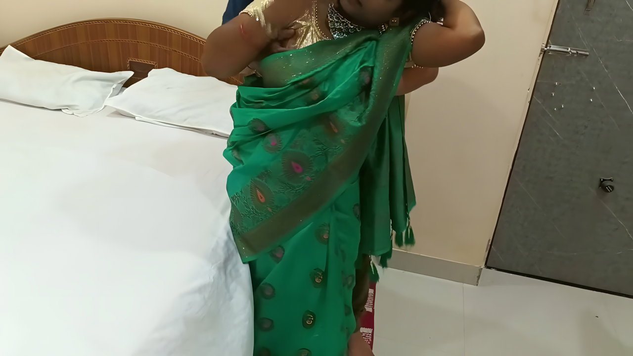 Beautiful Simran Bhabhi Hardcore Hot Blowjobs and Sex Video in Saree
