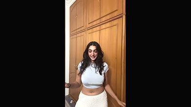 desi girl sexy deep navel in white top 2 2
