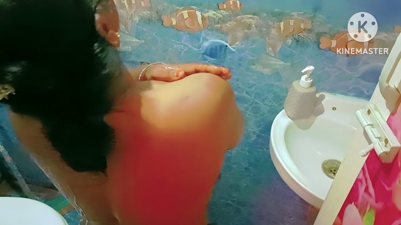 Sexy Huge Boobs Desi Girl Gave a Hot Blowjob for His Boyfriend in the Bathroom and He Cum on Her Hair