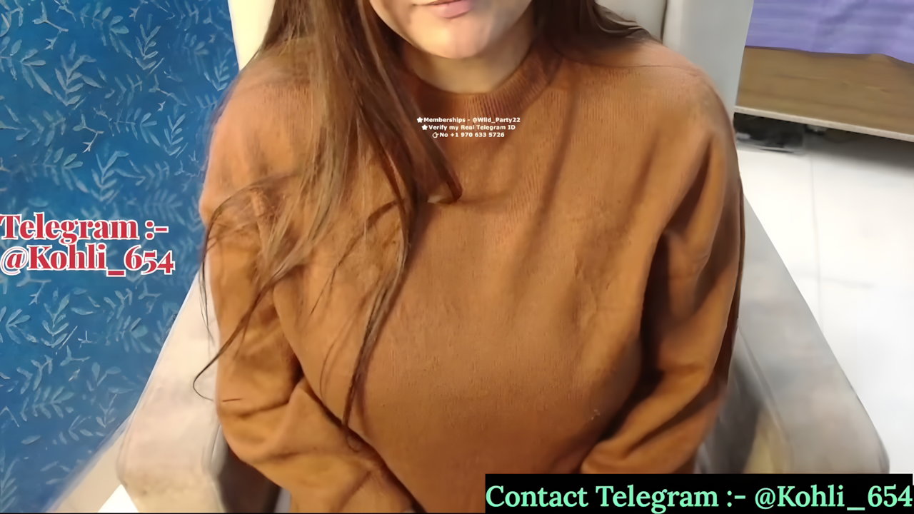 Siri Nude Fingering Cam Show