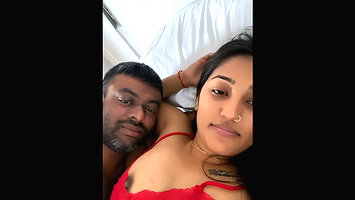 Nri Couple Aurora Maharaj Boobs And Armpit Show