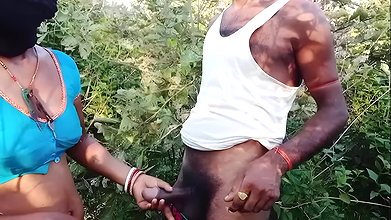 Indian deshy bhabhi outdoor sex