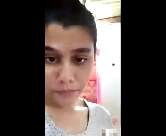 Cheater Girl Showing Fingering On VC With Many Boys part 2 (4)