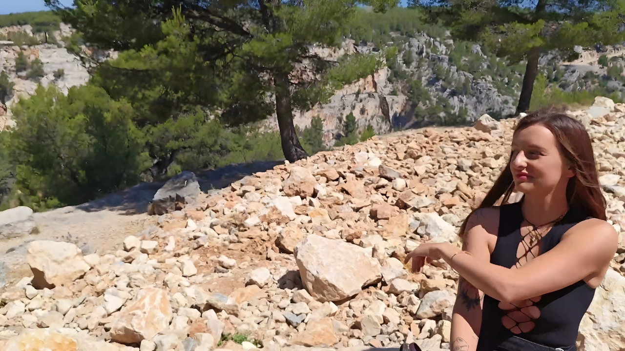 Sopixel – Sopixel, 22 years old, owner of a beauty salon in Ajaccio!