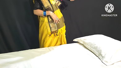 MALKIN NE APNE CHOR NOKAR KO CHORI KARATE PADKA PHIR USI SE APNI CHUT MARWA LI