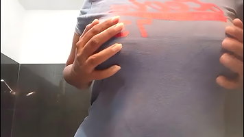 Julia Bloom’s Juicy Curves and Pussy Play Get Wet and Wild in XXX MMS