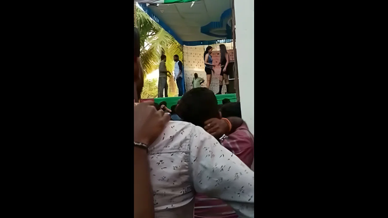 Nude dance show 1