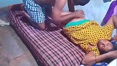 indian xxx aunty sex playing pussy fucking with husband