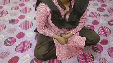 Desi College Girl First Time Sex with Boyfriend in Hotel