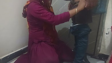 Bhabhi ji ki mast thukaee aur pilai
