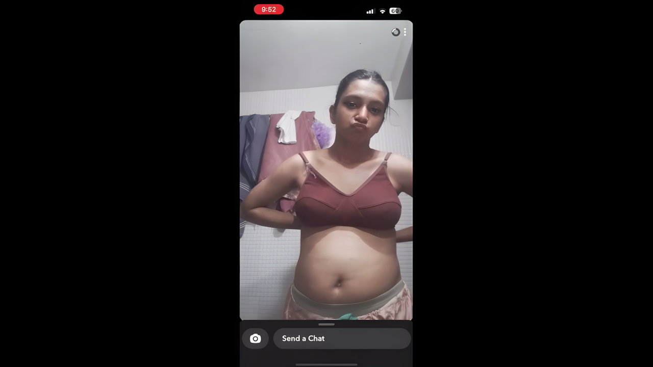 MALLU GIRLFRIEND STRIPPING DRESS SHOWING SEXIEST NUDE FIGURE (2)