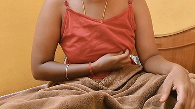 Tamil Teen Girls Solo Boob Pressing Hot Show With Vintage Song