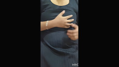 Desi sexy girl showing her big boobs and wet pussy