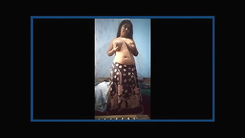 Bigass Desi Girl Showing And Fingering