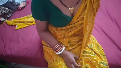 Aunty mai to bas Flat dekhne aaya tha, aap chuchi kyu dikha rahi hain