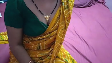 Landlord Aunty seduced a college boy to satisfy her desires