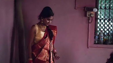 Step sister ko khana banate samey hi step brother ne jabbar dasti pela