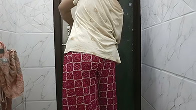 Wife bathroom sex india