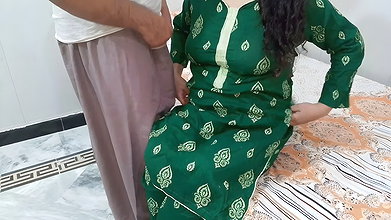 Desi Maid Aunty Sex with Owner