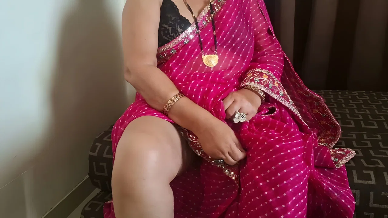 Gulabi Saree MILF Shilpa Selflove